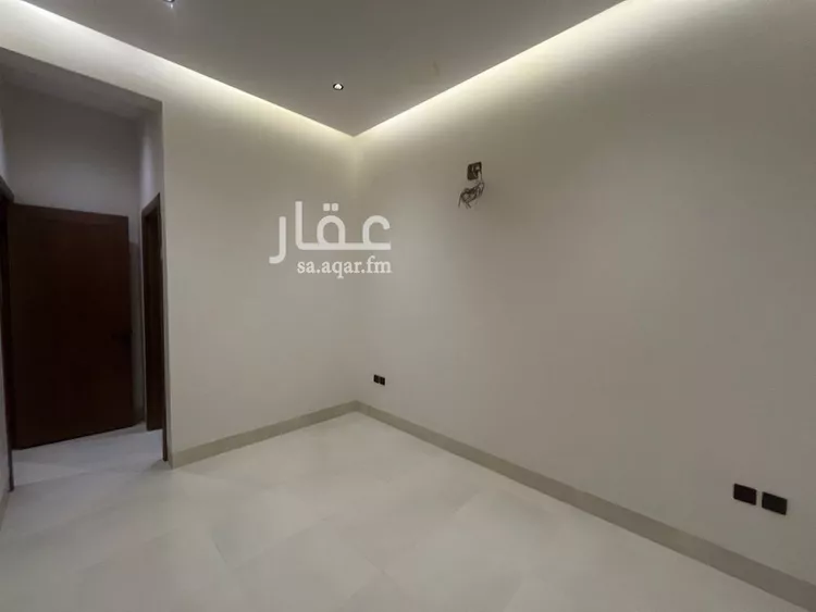 دور للبيع في شارع كعب بن زهير, حي شبرا, مدينة الرياض, منطقة الرياض 7