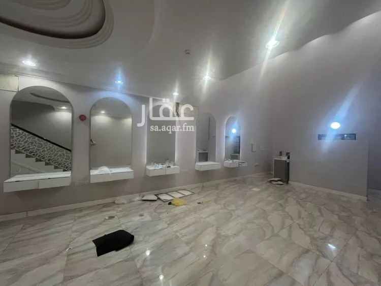 محل للإيجار في شارع خديجة بنت خويلد, حي العريجاء الغربي, مدينة الرياض, منطقة الرياض 6