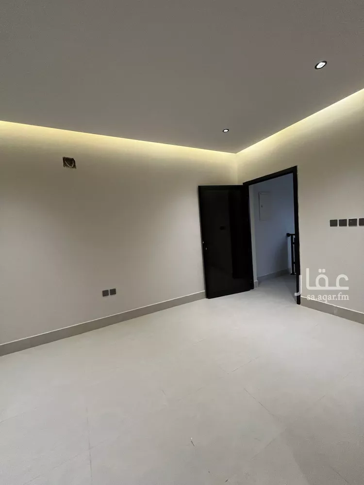 دور للبيع في شارع يثرب, حي شبرا, مدينة الرياض, منطقة الرياض صورة 3
