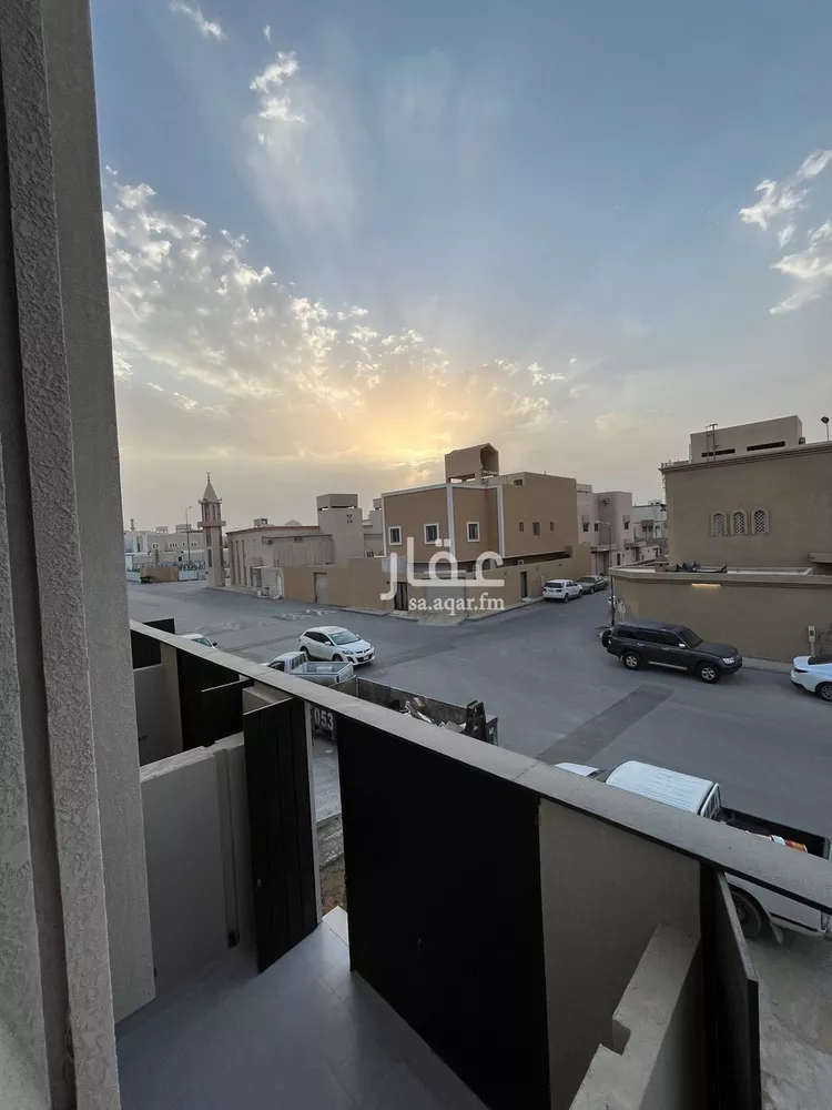دور للبيع في شارع يثرب, حي شبرا, مدينة الرياض, منطقة الرياض