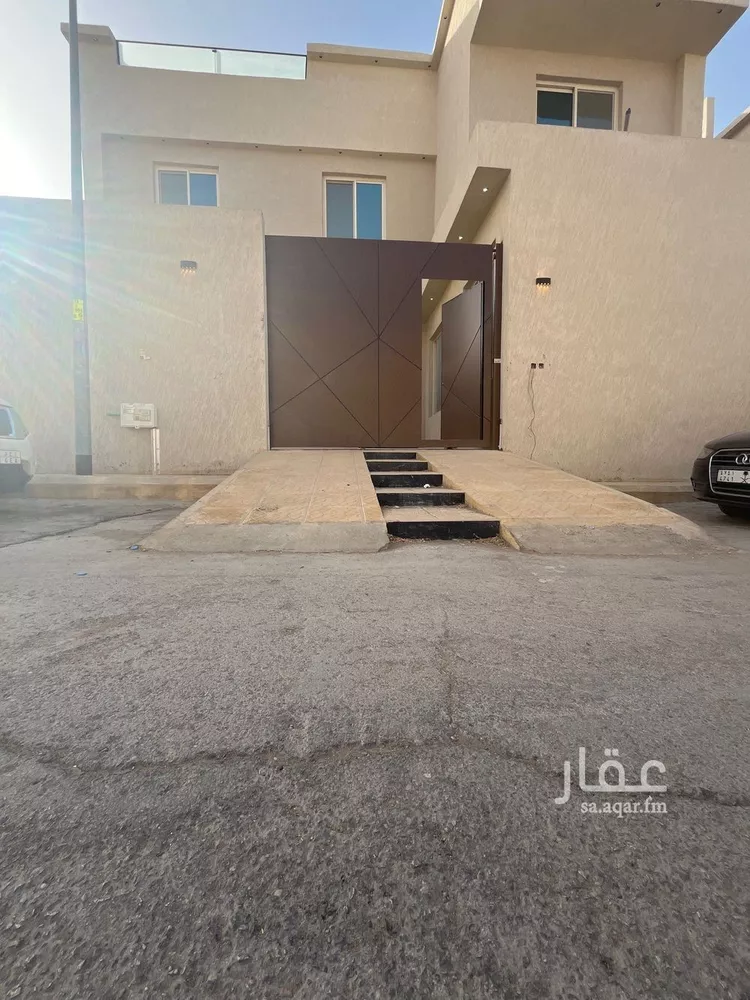 فيلا للبيع في شارع فرات بن حيان, حي سلطانة, مدينة الرياض, منطقة الرياض صورة 3