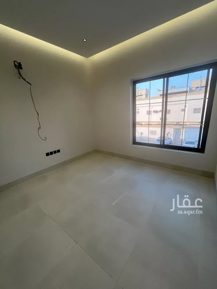 دور للبيع في شارع كعب بن زهير, حي شبرا, مدينة الرياض, منطقة الرياض صورة 5