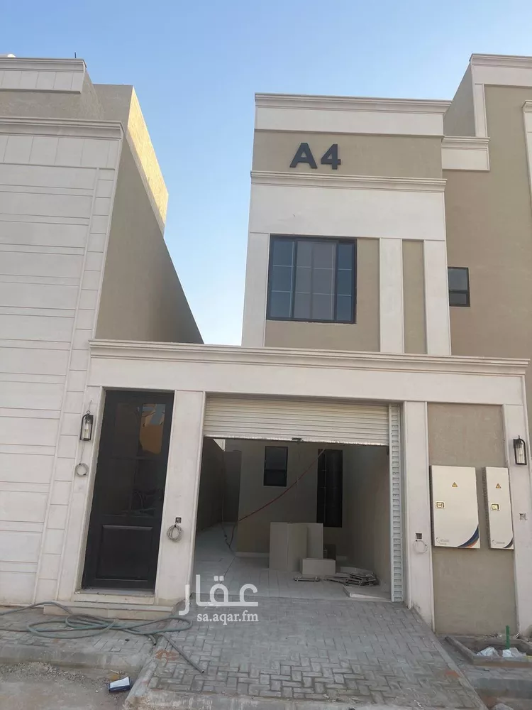 دور للبيع في شارع كعب بن زهير, حي شبرا, مدينة الرياض, منطقة الرياض صورة 3
