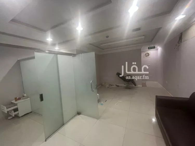 مكتب تجاري للإيجار في شارع خديجة بنت خويلد, حي العريجاء الغربي, مدينة الرياض, منطقة الرياض صورة 5