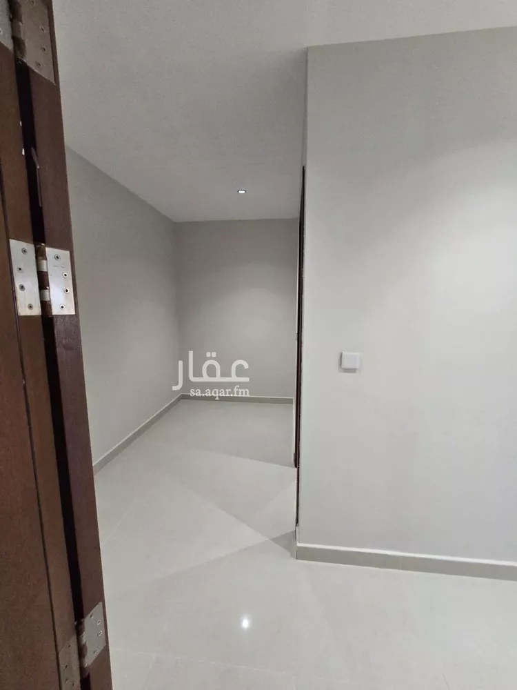 فيلا للبيع في شارع ينابيع الأمجاد, حي نمار, مدينة الرياض, منطقة الرياض صورة 2