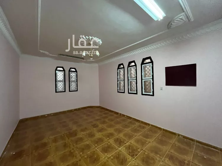 فيلا للبيع في شارع ابن الخصيب الدمشقي, حي العريجاء الأوسط, مدينة الرياض, منطقة الرياض صورة 5