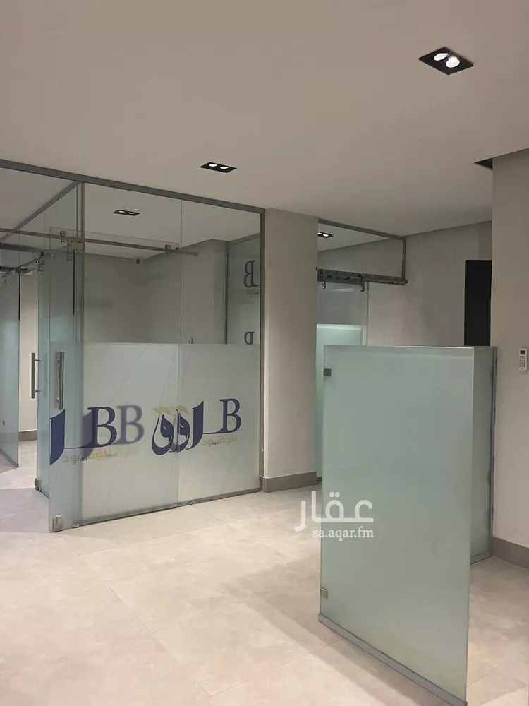 مكتب تجاري للإيجار في شارع الدائري الجنوبي الفرعي, حي شبرا, مدينة الرياض, منطقة الرياض 8