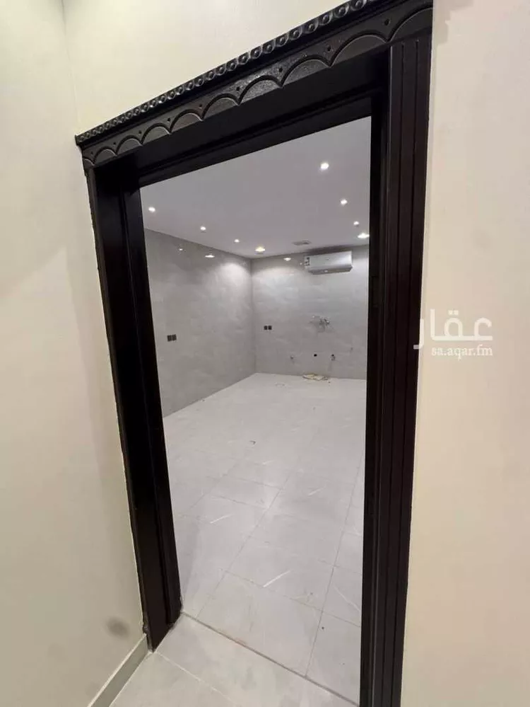 فيلا للبيع في شارع بويط, حي إشبيلية, مدينة الرياض, منطقة الرياض 9