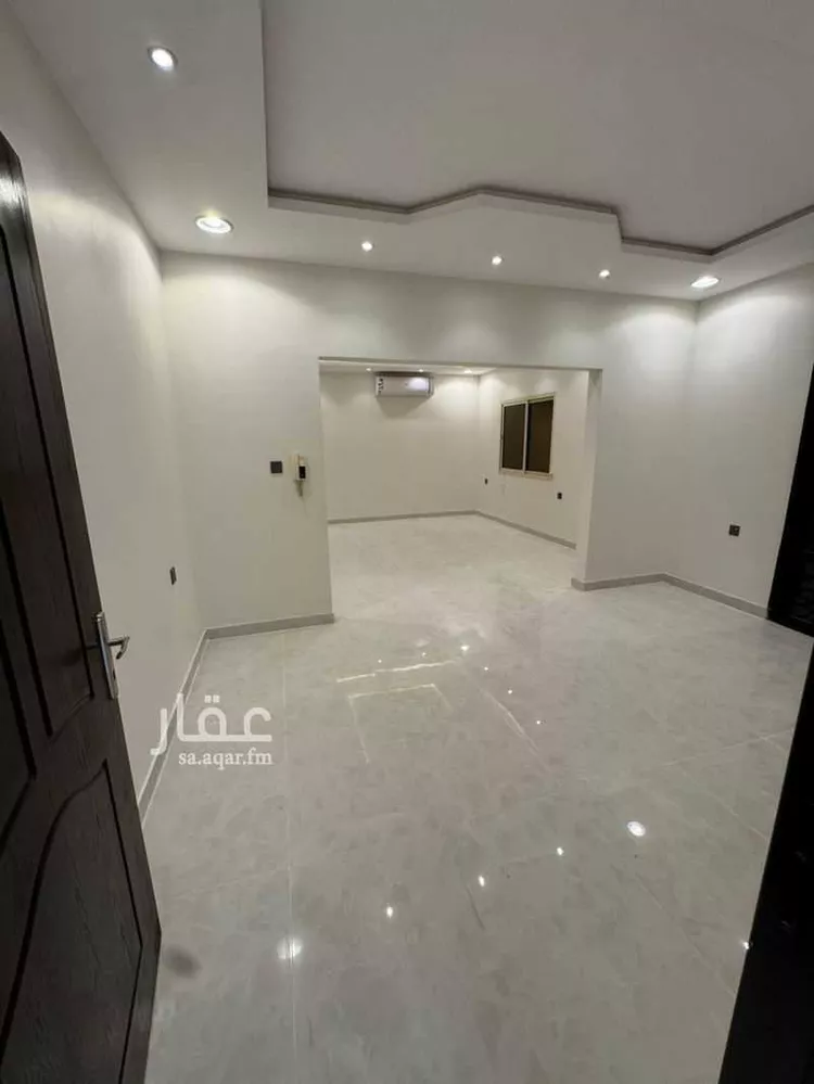 فيلا للبيع في شارع بويط, حي إشبيلية, مدينة الرياض, منطقة الرياض صورة 4
