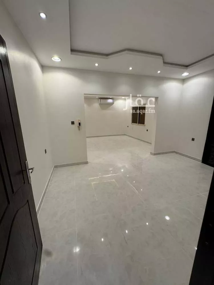 فيلا للبيع في شارع بويط, حي إشبيلية, مدينة الرياض, منطقة الرياض صورة 5