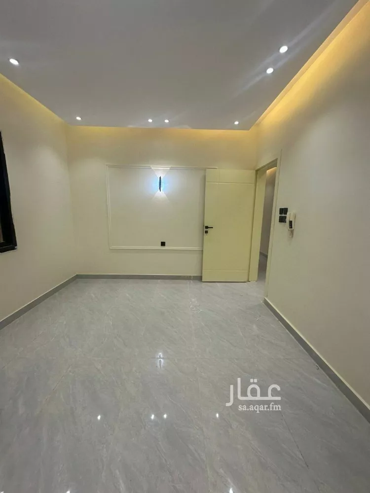 Floor for Sale in Riyadh Okaz 13