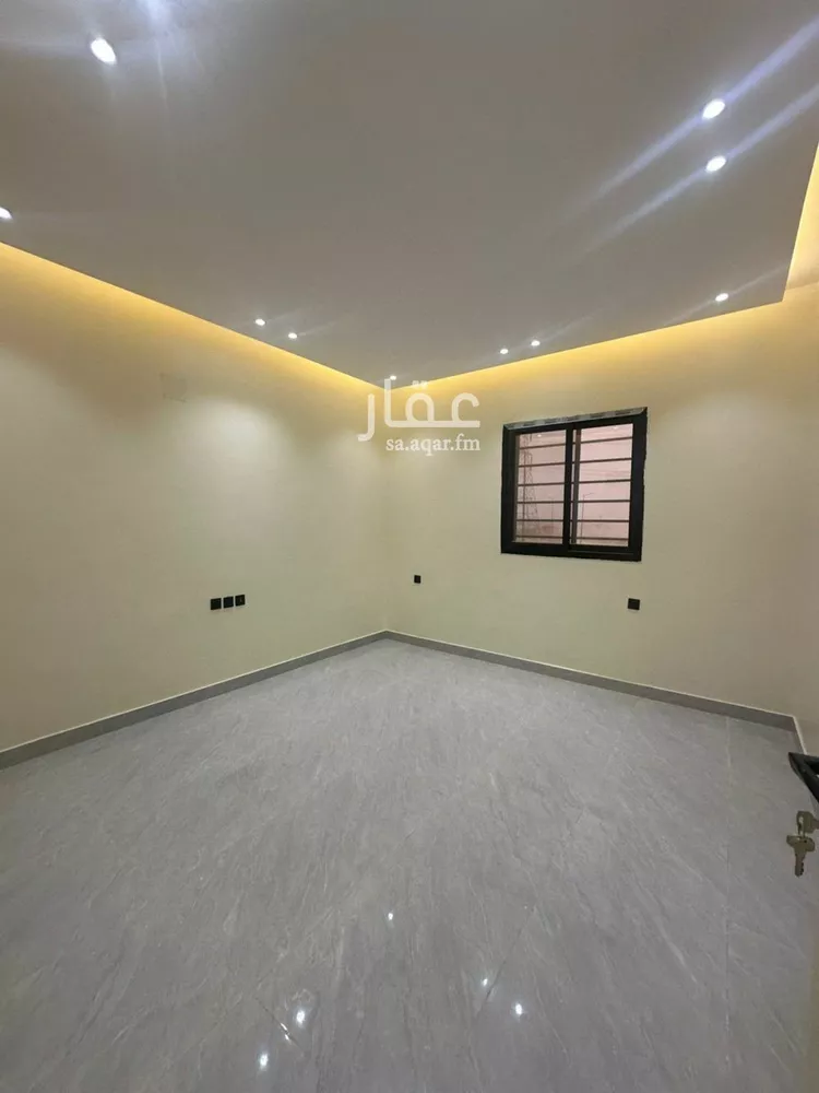 Floor for Sale in Riyadh Okaz 14