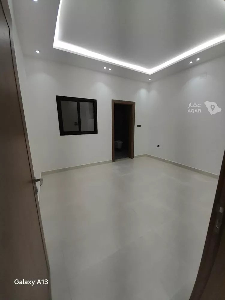 Floor for Sale in Riyadh Dirab 6