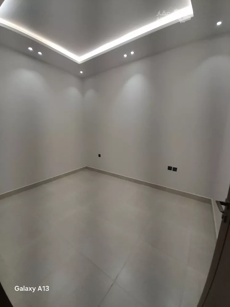 Floor for Sale in Riyadh Dirab 4