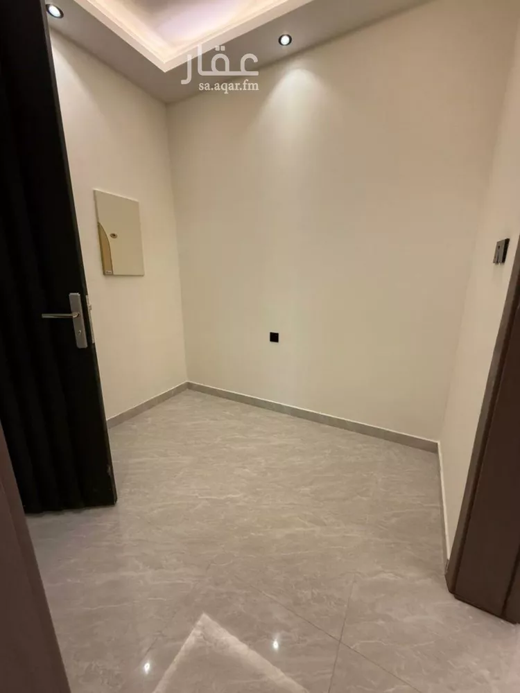 دور للبيع في شارع يوسف بن سلام, حي بدر, مدينة الرياض, منطقة الرياض 8