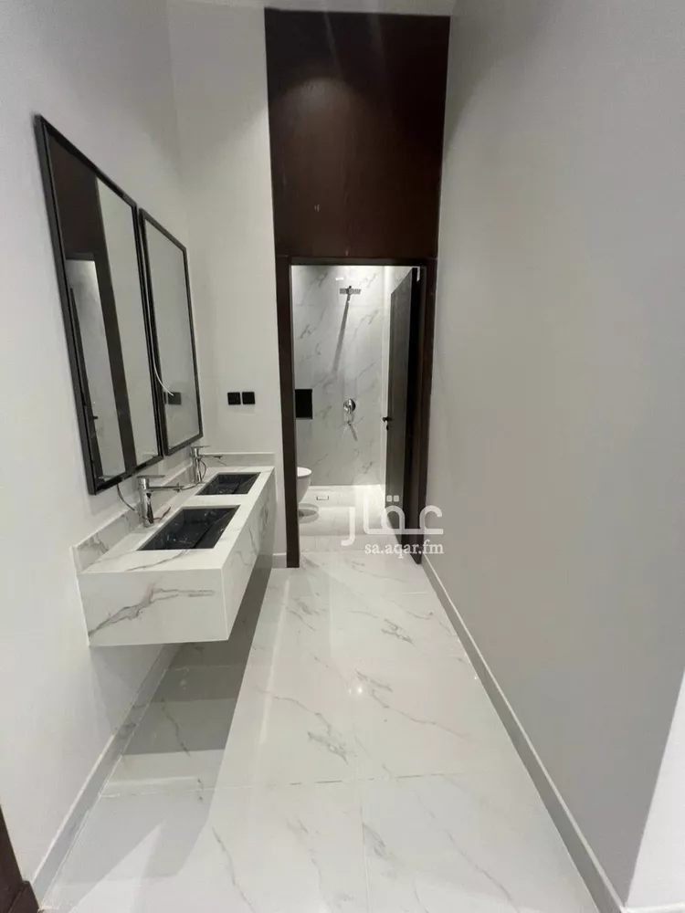 Floor for Sale in Riyadh Al Janadriyah 10