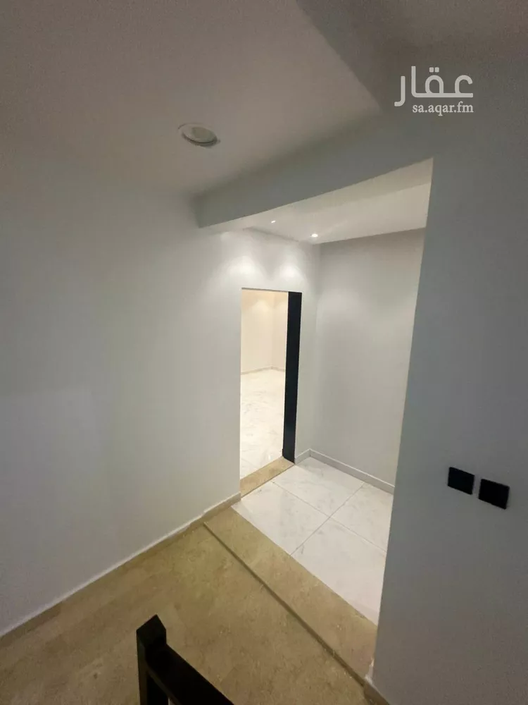 فيلا للبيع في شارع عبيدالله الهذلي, حي عكاظ, مدينة الرياض, منطقة الرياض صورة 4