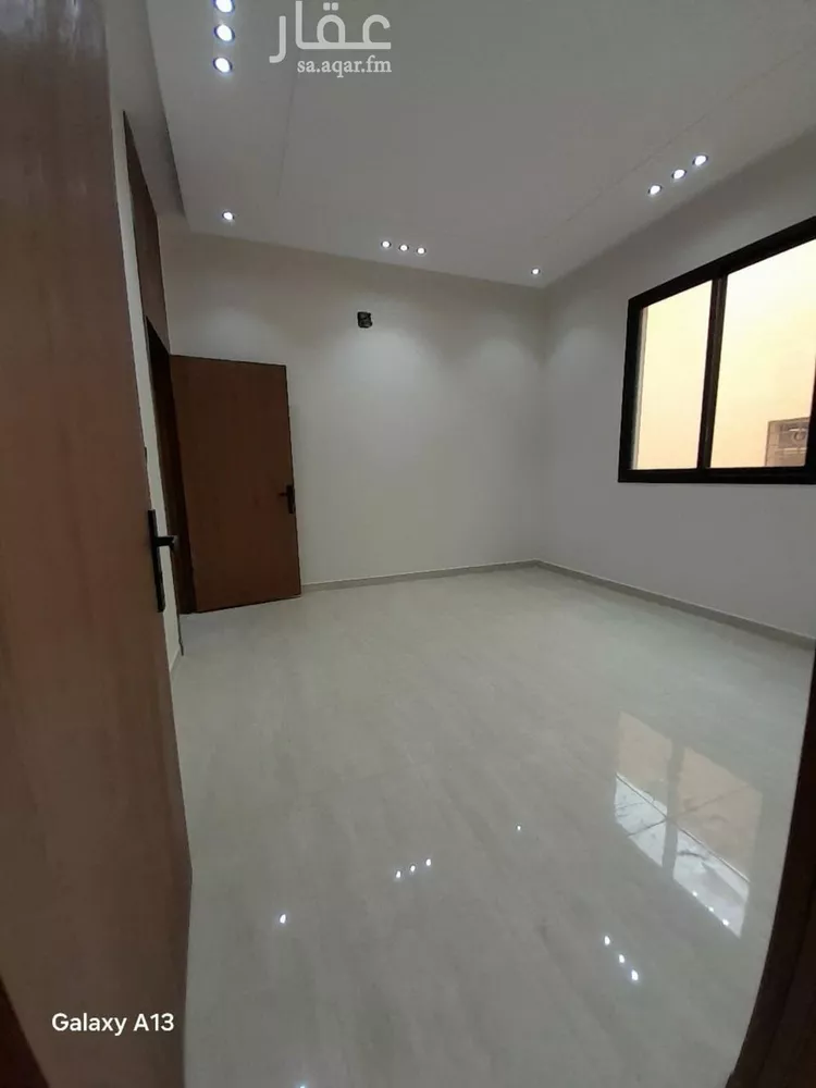 Floor for Sale in Riyadh Tuwaiq