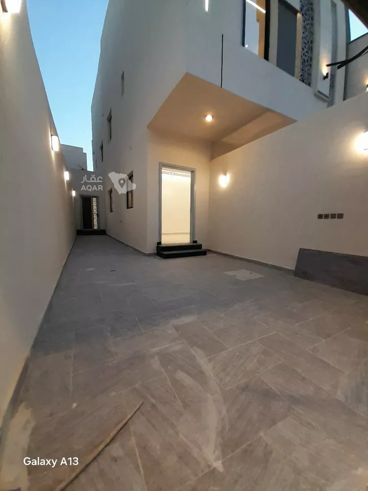 Floor for Sale in Riyadh Dirab