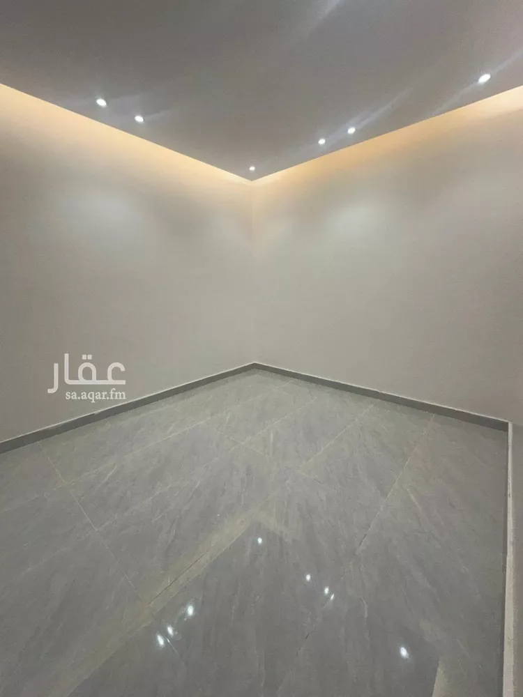 فيلا للبيع في شارع عبيدالله الهذلي, حي عكاظ, مدينة الرياض, منطقة الرياض صورة 5