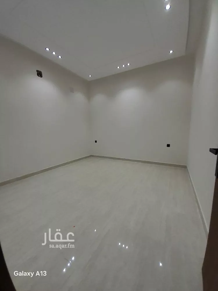 دور للبيع في شارع اللثامة, حي الحزم, مدينة الرياض, منطقة الرياض 9