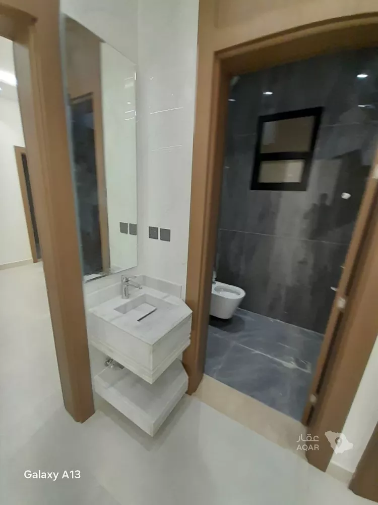 Floor for Sale in Riyadh Dirab 7