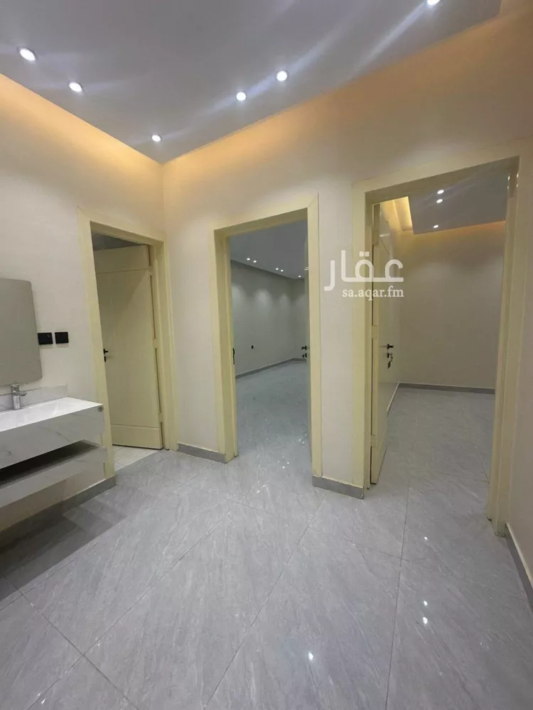 دور للبيع في شارع عبيدالله الهذلي, حي عكاظ, مدينة الرياض, منطقة الرياض 8