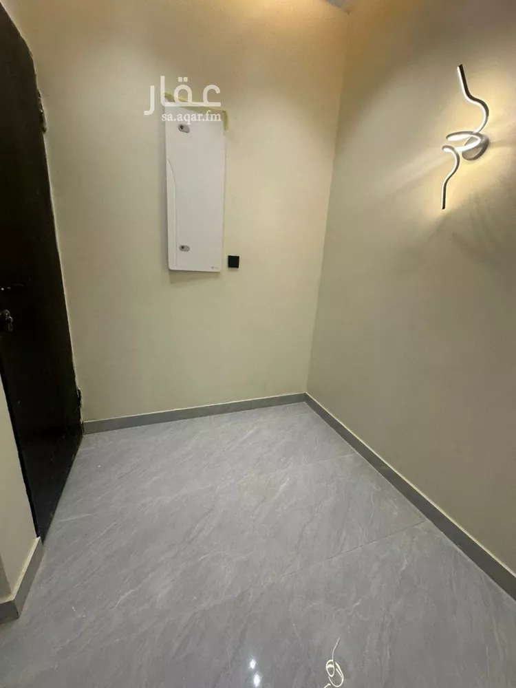 Floor for Sale in Riyadh Okaz 7