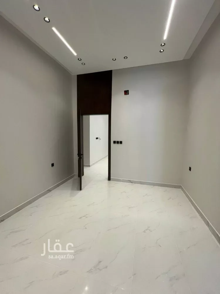 Floor for Sale in Riyadh Al Janadriyah 9