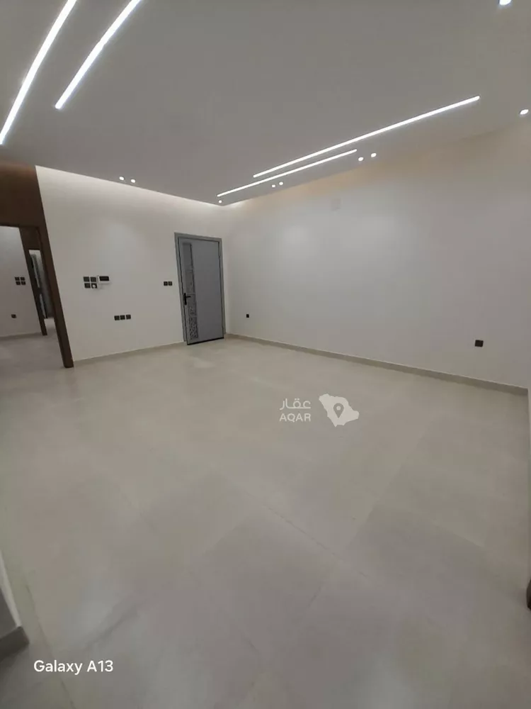 Floor for Sale in Riyadh Dirab 9