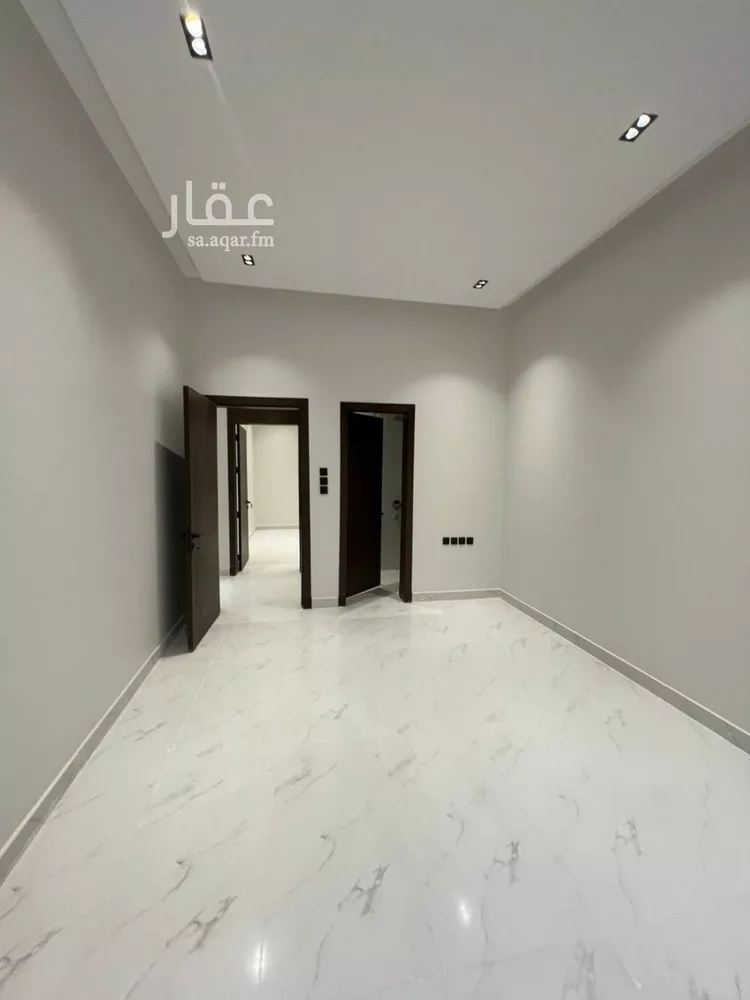 Floor for Sale in Riyadh Al Janadriyah 15