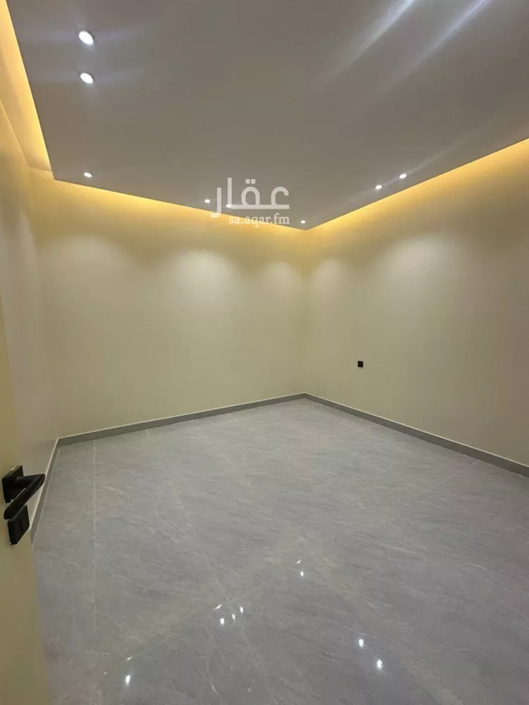 Floor for Sale in Riyadh Okaz 15