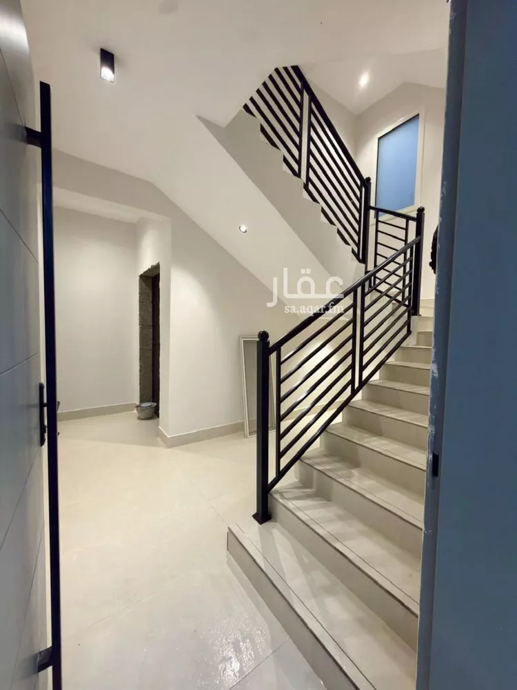 Floor for Sale in Riyadh Ar Rimal 12