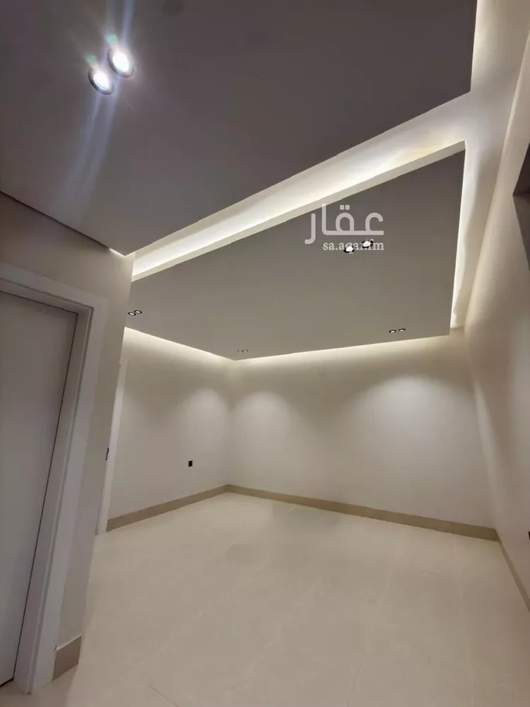 Floor for Sale in Riyadh Ar Rimal 8