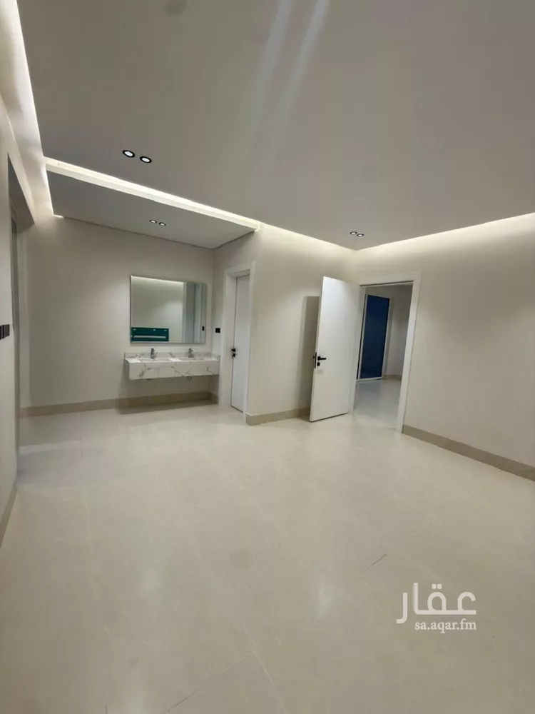 Floor for Sale in Riyadh Ar Rimal 13