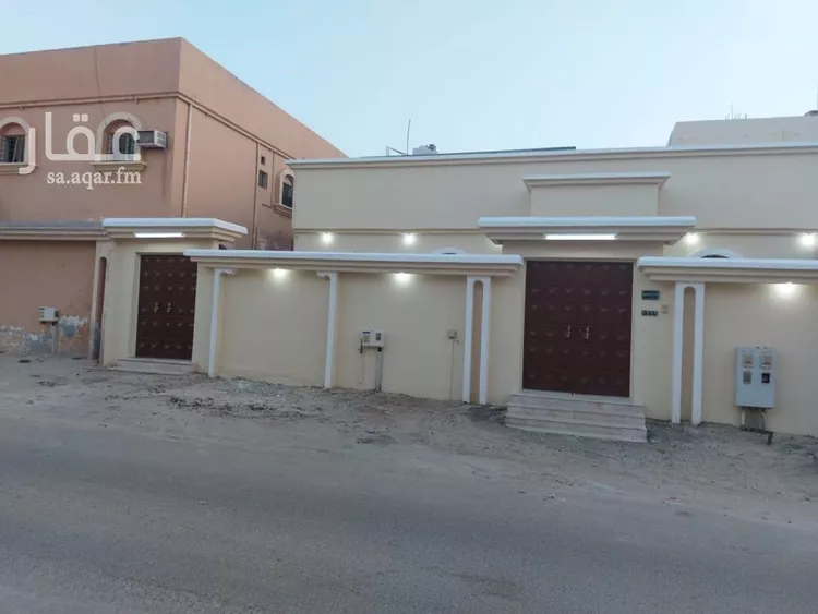دور للبيع في شارع  11 ب, حي العزيزية, مدينة النعيريه, المنطقة الشرقية صورة 2