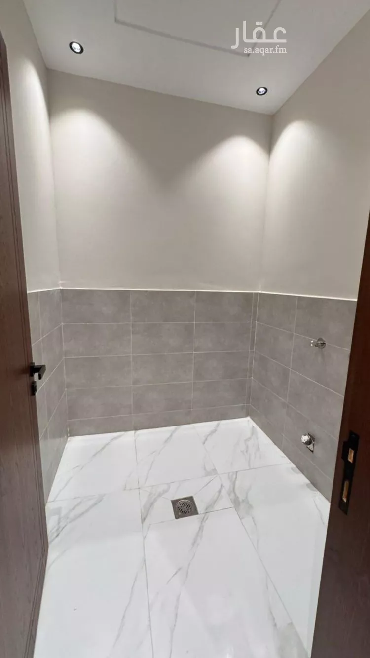 Floor for Sale in Jazan As Suways 6