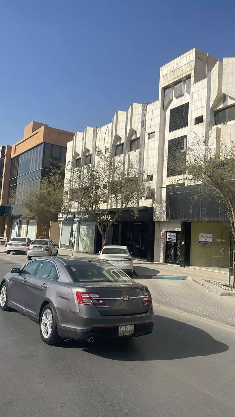 عمارة للإيجار في شارع التخصصي, حي العليا, مدينة الرياض, منطقة الرياض صورة 2