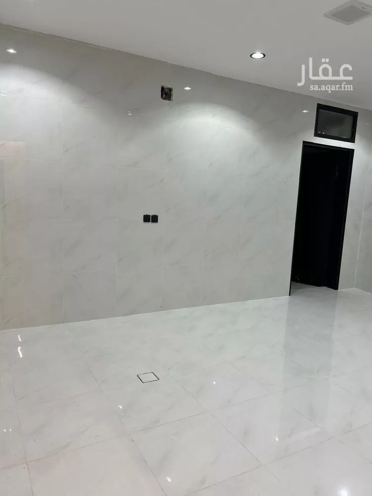 فيلا للبيع في شارع علي بن أبي طاهر ، حي السعادة ، الرياض ، منطقة الرياض صورة 3