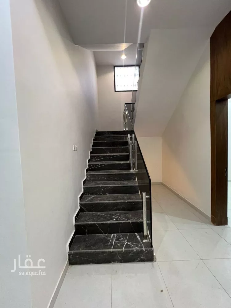 فيلا للإيجار في شارع أبي القاسم بن مكي, حي طيبة, مدينة الرياض, منطقة الرياض صورة 5