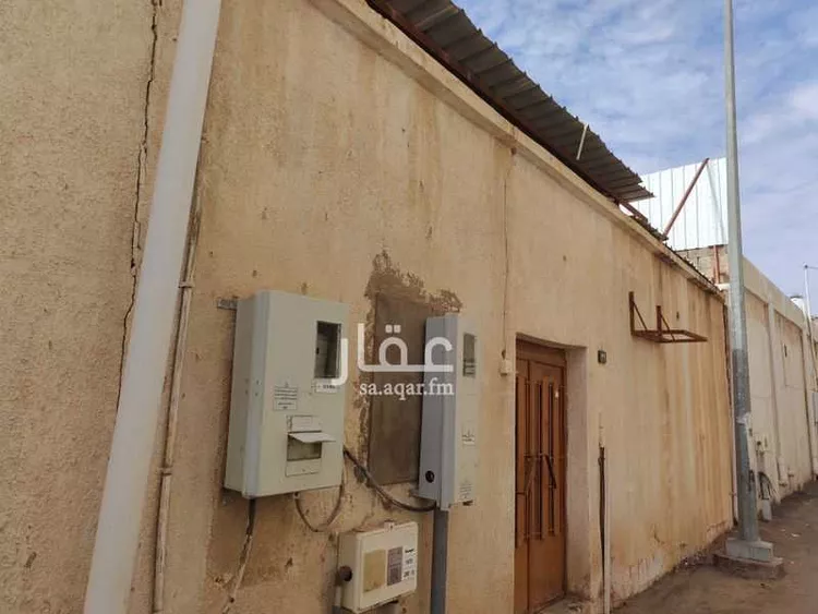 فيلا للبيع في شارع الطويق ، حي العزيزية ، حائل ، منطقة حائل صورة 2