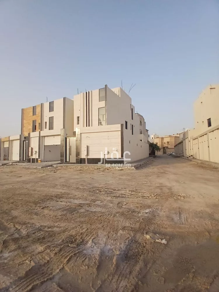 فيلا للبيع في شارع الحارث ابن زهير العكلي, حي ضاحية الملك فهد, مدينة الدمام, المنطقة الشرقية صورة 2