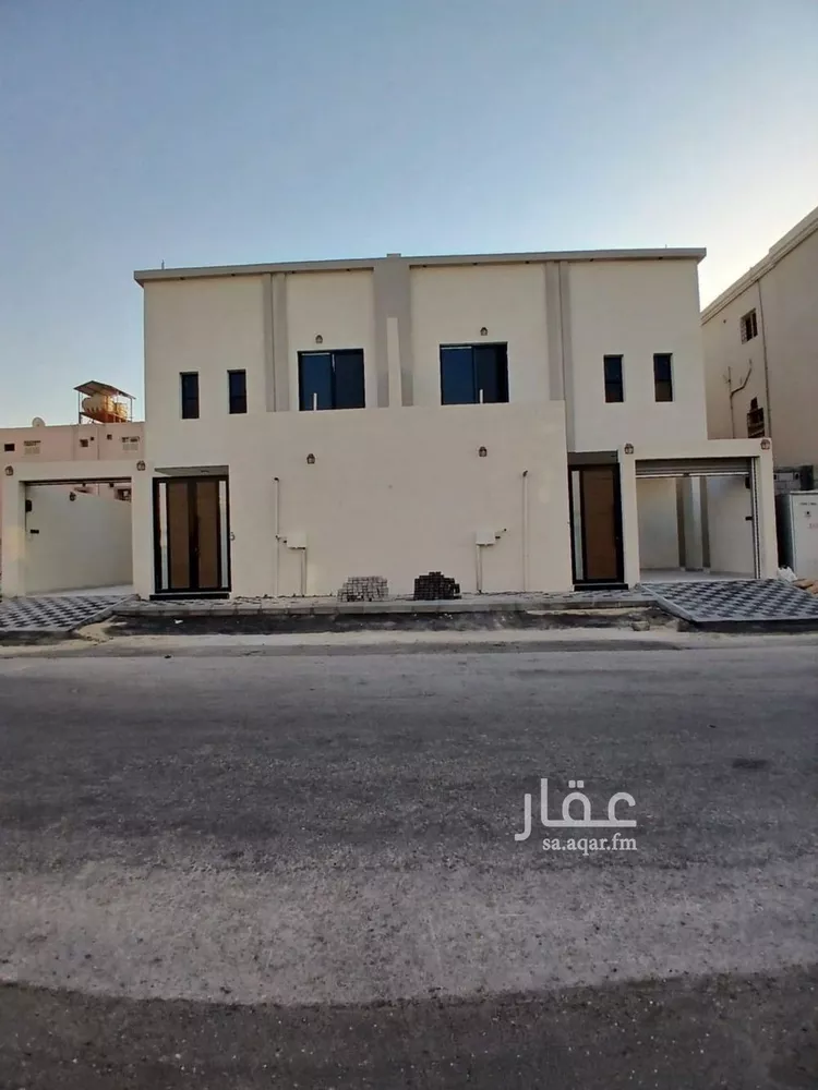 فيلا للبيع في شارع ثمامة بن بجاد العنبري, حي طيبة, مدينة الدمام, المنطقة الشرقية صورة 2