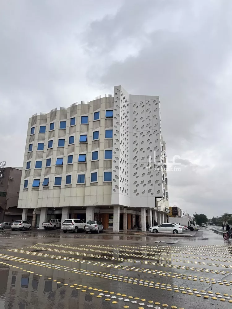 عمارة للبيع في شارع الصناعة, حي المرقب, مدينة بريدة, منطقة القصيم صورة 2