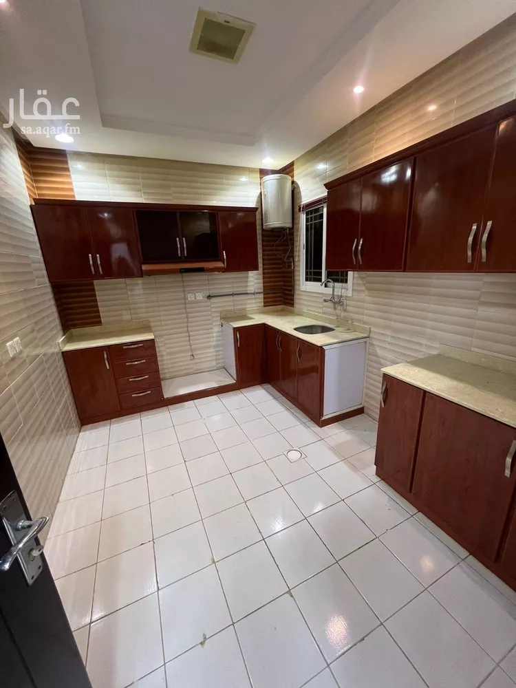 شقة للإيجار في شارع قلعة الفسطاط, حي إشبيلية, مدينة الرياض, منطقة الرياض