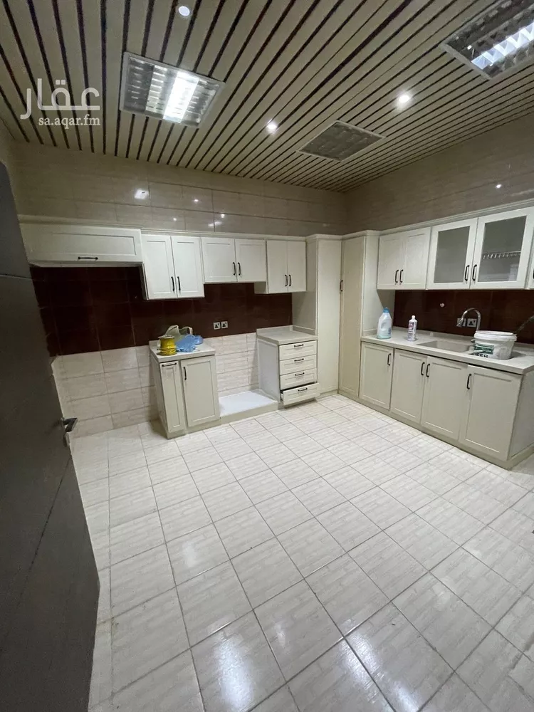 دور للإيجار في شارع زبن بن عمير, حي إشبيلية, مدينة الرياض, منطقة الرياض صورة 4