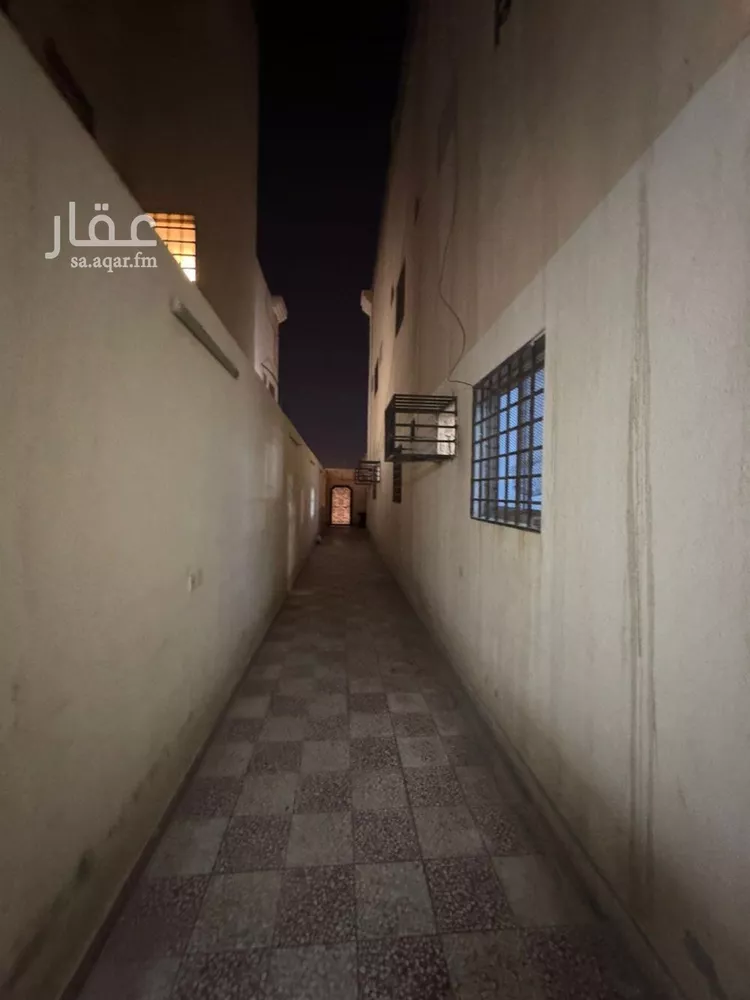 دور للإيجار في شارع العاذرية, حي إشبيلية, مدينة الرياض, منطقة الرياض صورة 3