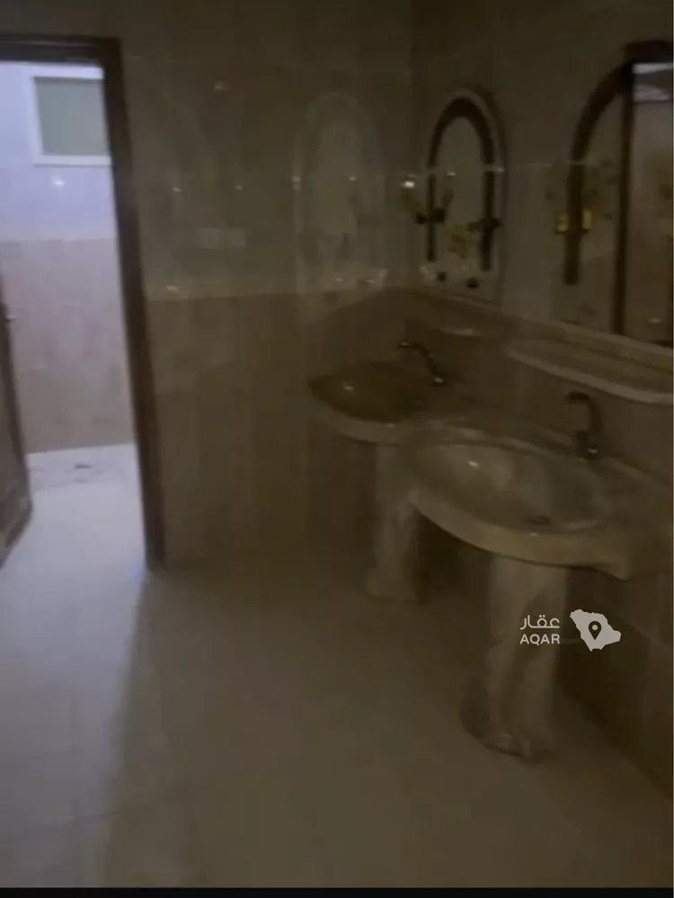 Floor for Rent in Riyadh Al Janadriyah