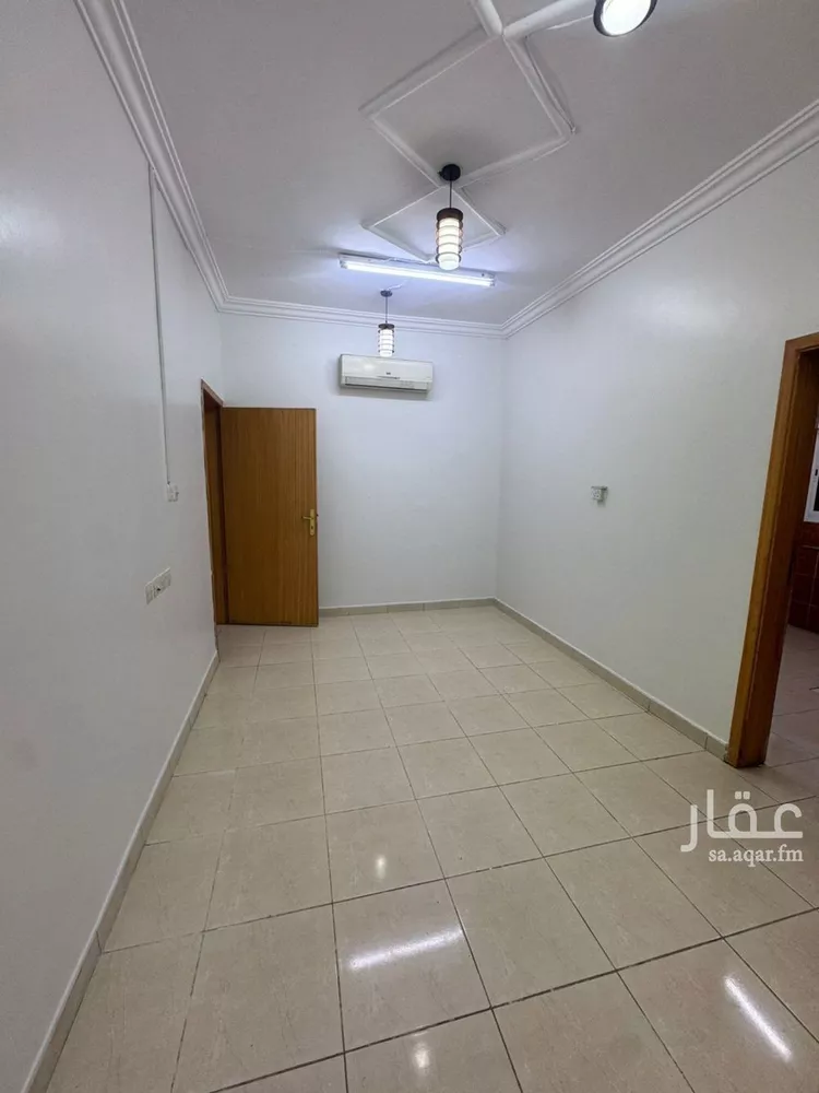 شقة للإيجار في شارع الظهران, حي إشبيلية, مدينة الرياض, منطقة الرياض صورة 4
