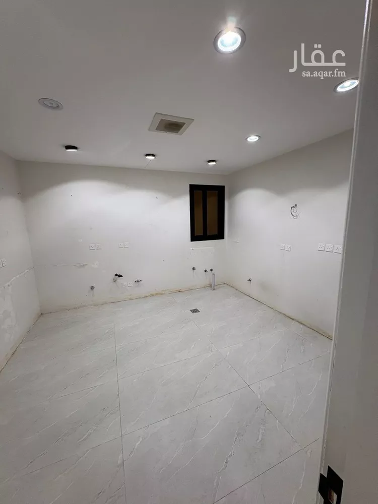 Floor for Rent in Riyadh Ishbiliyah 15